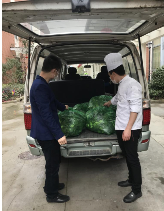 阴霾挡不住太阳—— 呵护家感受爱心传递来的暖阳