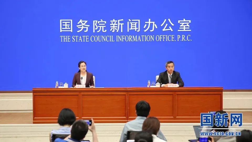 《政府工作报告》修改解读:关于养老补充2条、增加3条