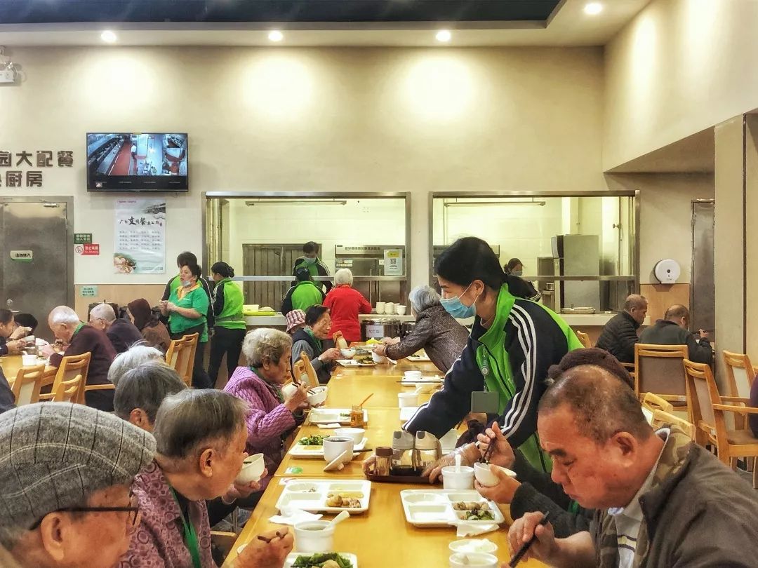 居家养老还是机构养老？数据面前我们该怎么选？