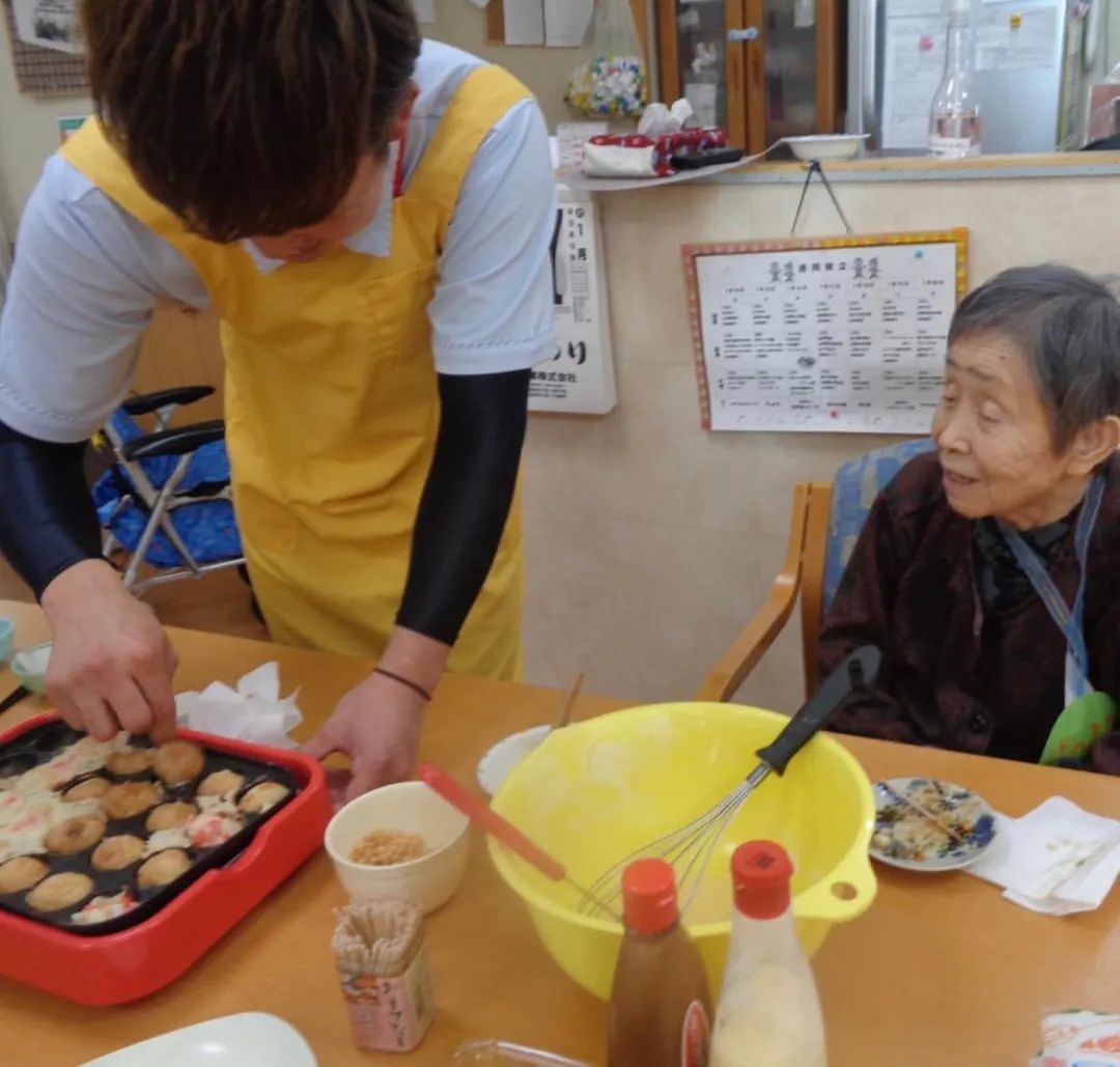 日本养老院老人日常生活曝光！这些“老baby”也太可爱了吧…