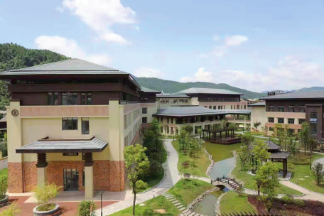 国投健康长者公寓由贵州省民政厅出资1.5亿元兴建。