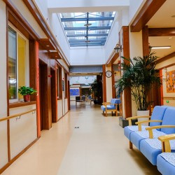 西安市莲湖区养老服务中心(荣华银龄馨家)